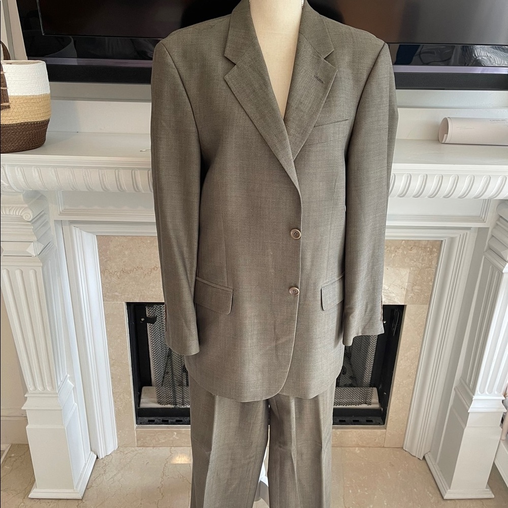 Claiborne 2 Pieces Men’s Suit 42R / Good Condition Taupe Brown/Grey
